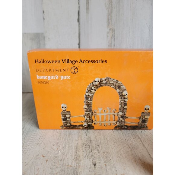 Dept 56 4054260 NEW boneyard gate Halloween village‎ accessory skull